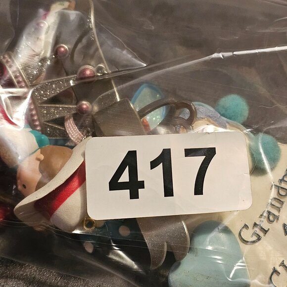 Lot of 6 Family-Themed Christmas Ornaments Mom Grandma Dad Brother Daughter - Picture 11 of 11